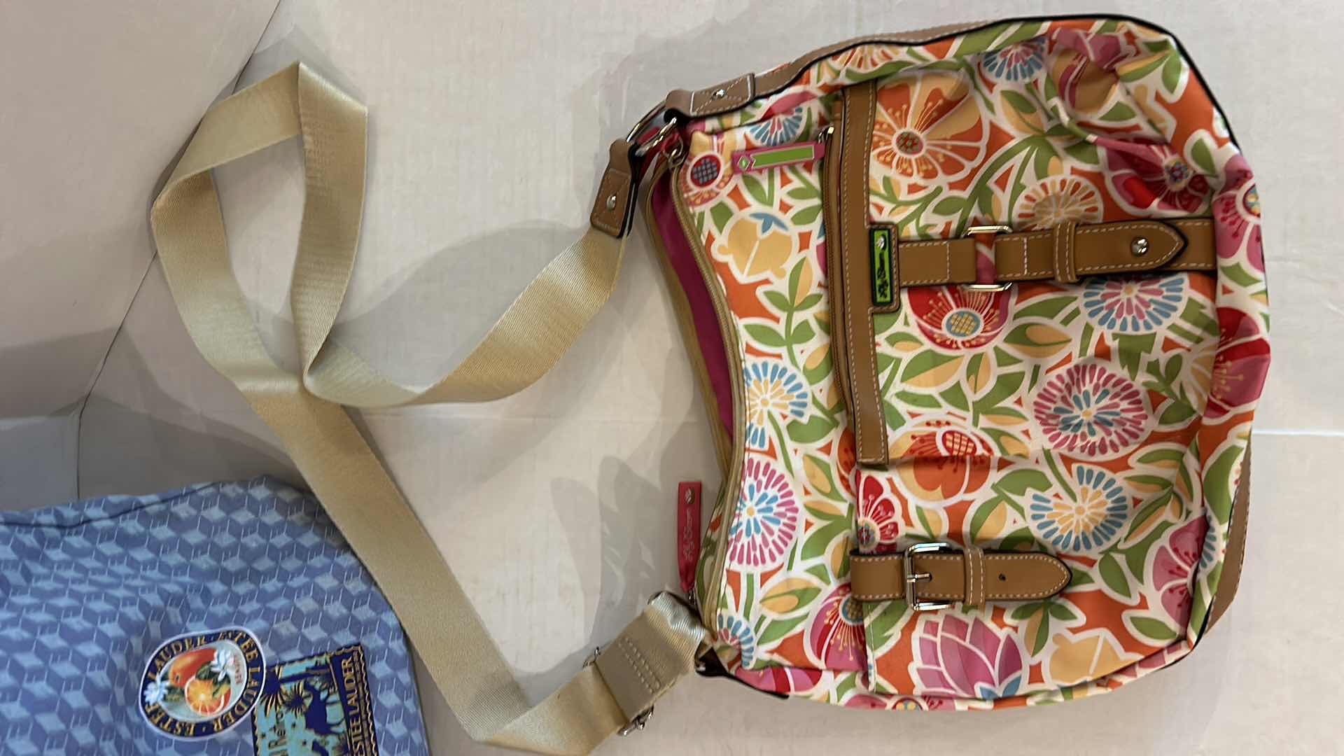 Photo 4 of 8-SHOULDER/CARRY ON BAGS (ESTE LAUDER, LILY BLOOM, VERA BRADLEY, & MORE)