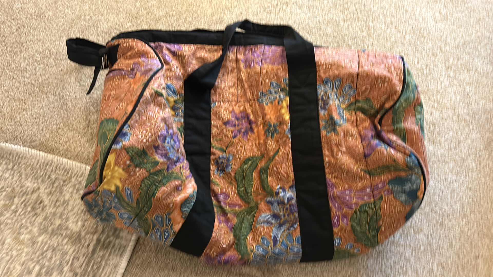 Photo 3 of 8-SHOULDER/CARRY ON BAGS (ESTE LAUDER, LILY BLOOM, VERA BRADLEY, & MORE)