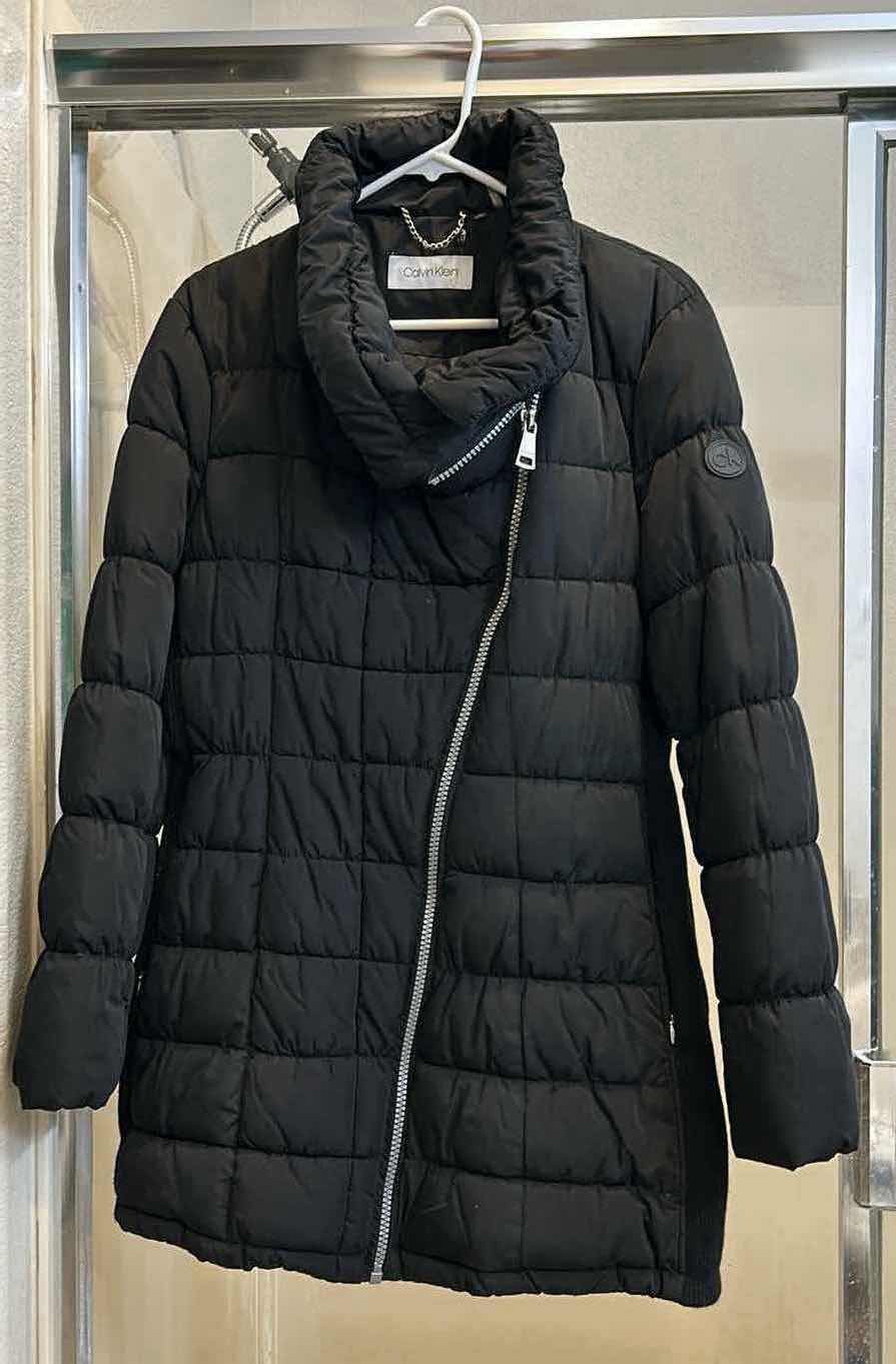 Photo 1 of WOMENS CALVIN KLEIN BLACK PUFFER JACKET SIZE LARGE