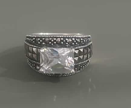 Photo 1 of .925 STERLING SILVER RING WITH GEMSTONE SIZE 6.5