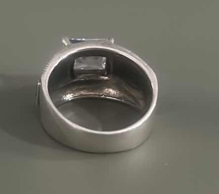 Photo 4 of .925 STERLING SILVER RING WITH GEMSTONE SIZE 6.5