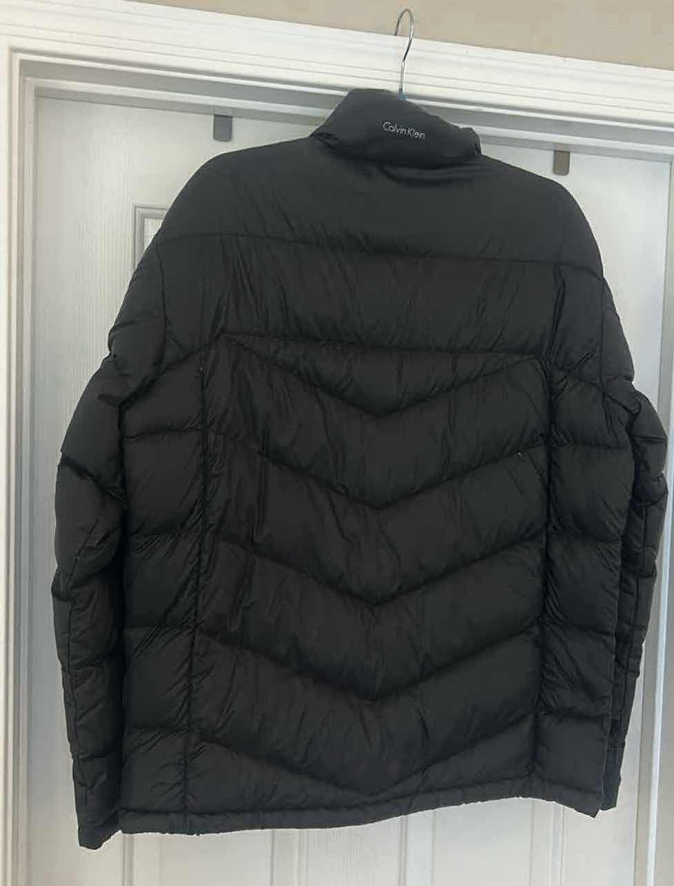 Photo 4 of UNISEX CALVIN KLEIN ZIP UP PUFFER JACKET SIZE LARGE