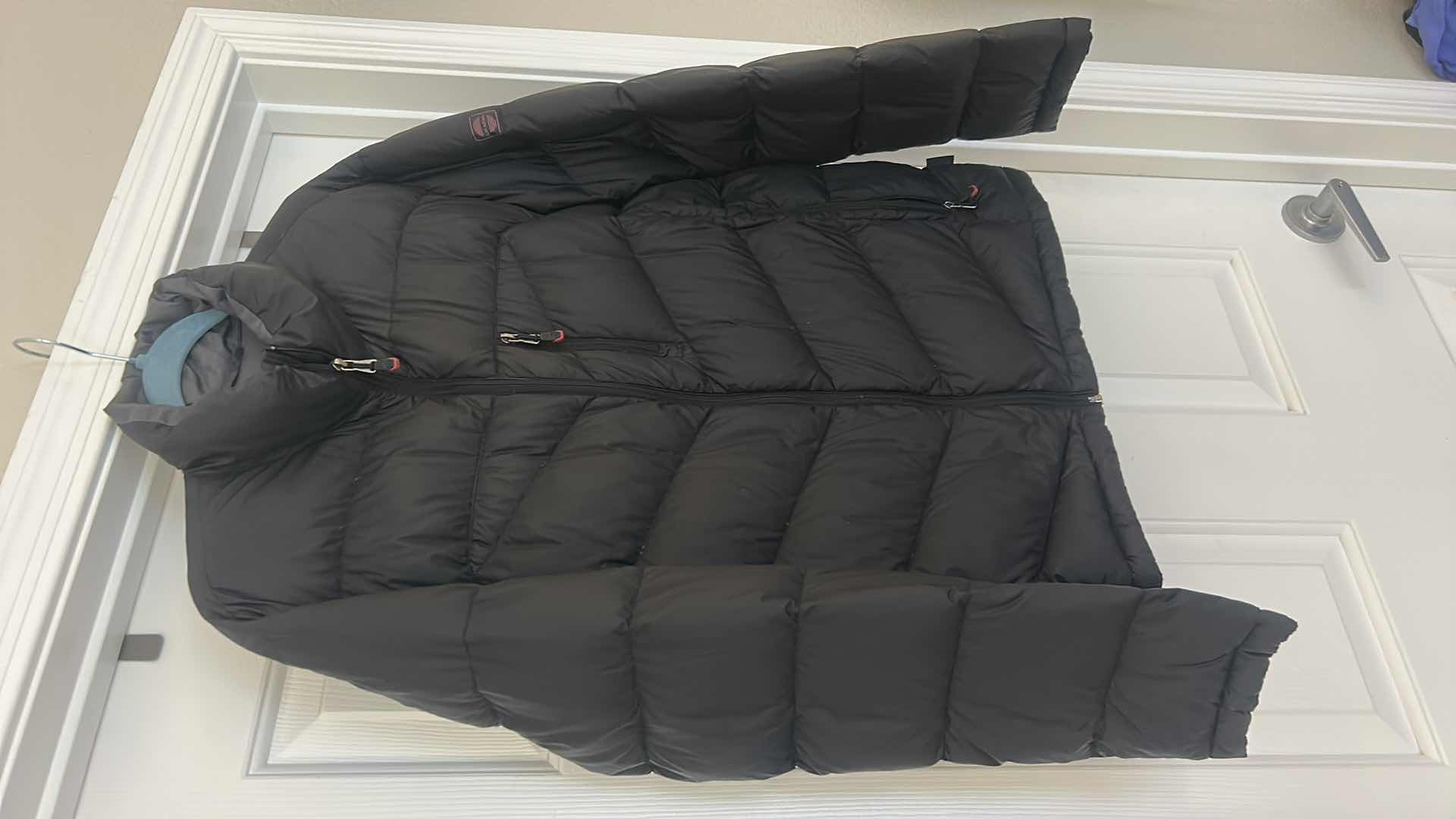 Photo 2 of UNISEX CALVIN KLEIN ZIP UP PUFFER JACKET SIZE LARGE