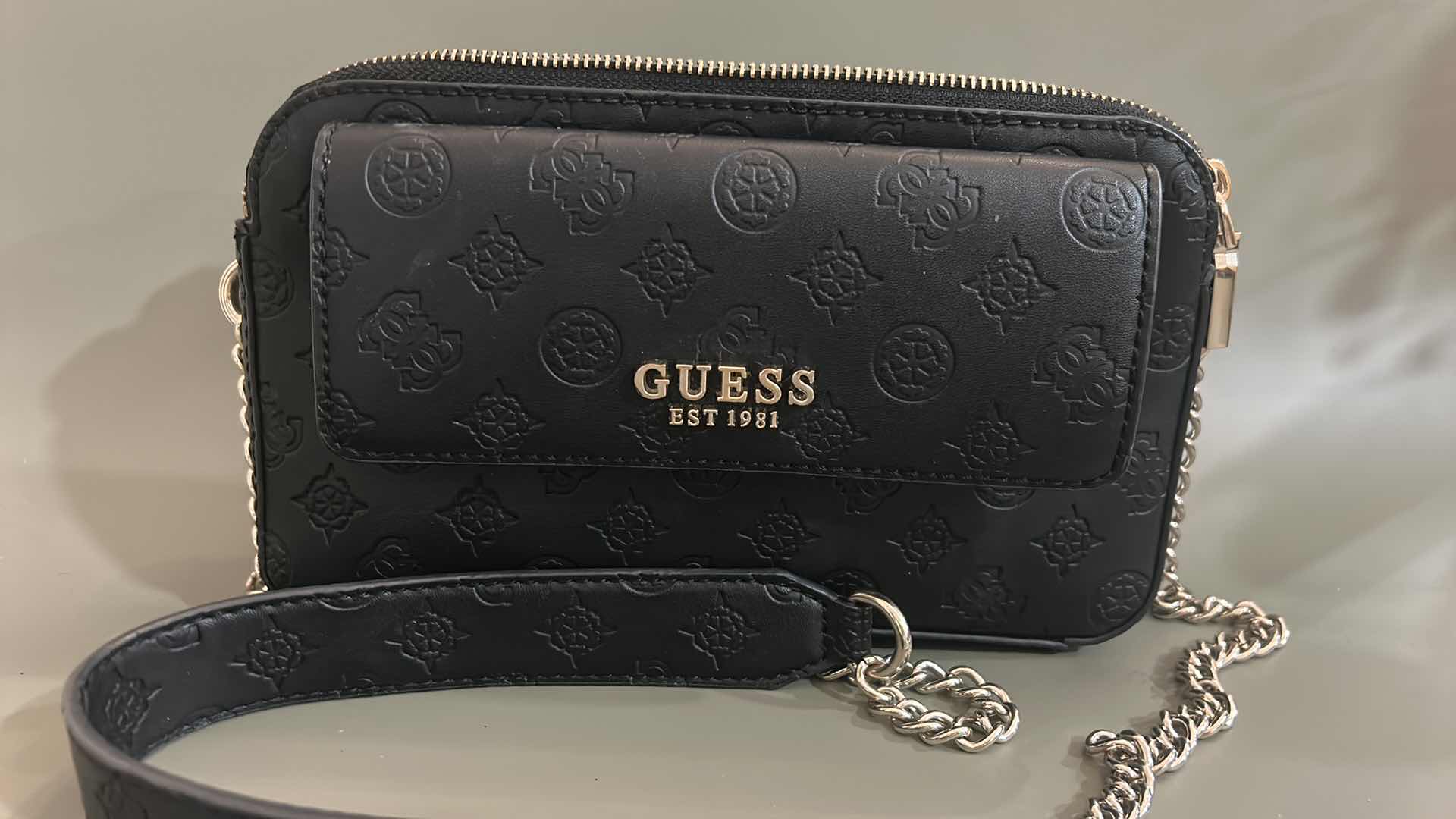 Photo 3 of BLACK GUESS HANDBAG