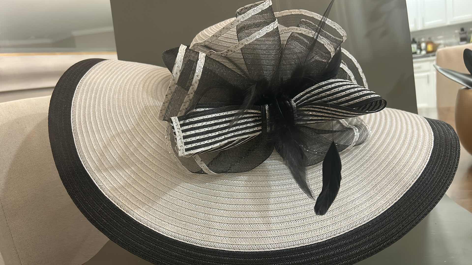 Photo 2 of DESIGNER HAT - KENTUCKY DERBY GLAM