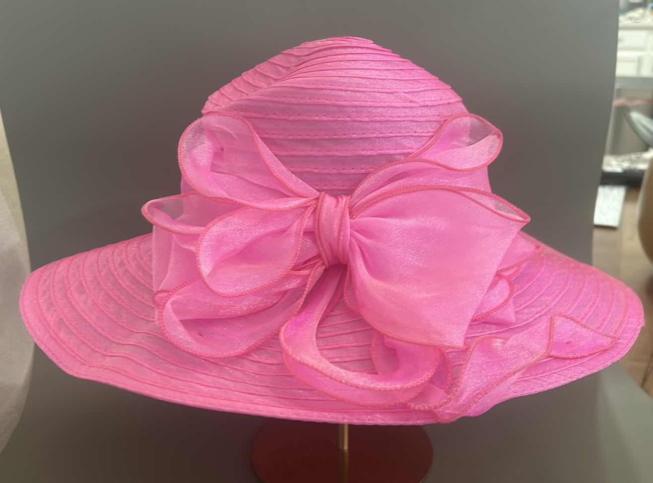 Photo 2 of NEW WITH TAGS - WOMEN’S PINK KENTUCKY DERBY GLAM HAT (ADJUSTABLE)