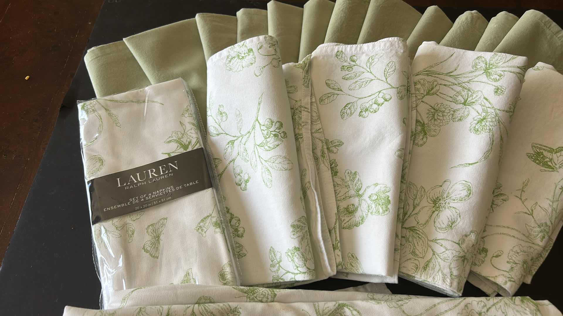 Photo 1 of RALPH LAUREN COUNTRY BUTTERFLY TABLE CLOTH & 20 NAPKINS
