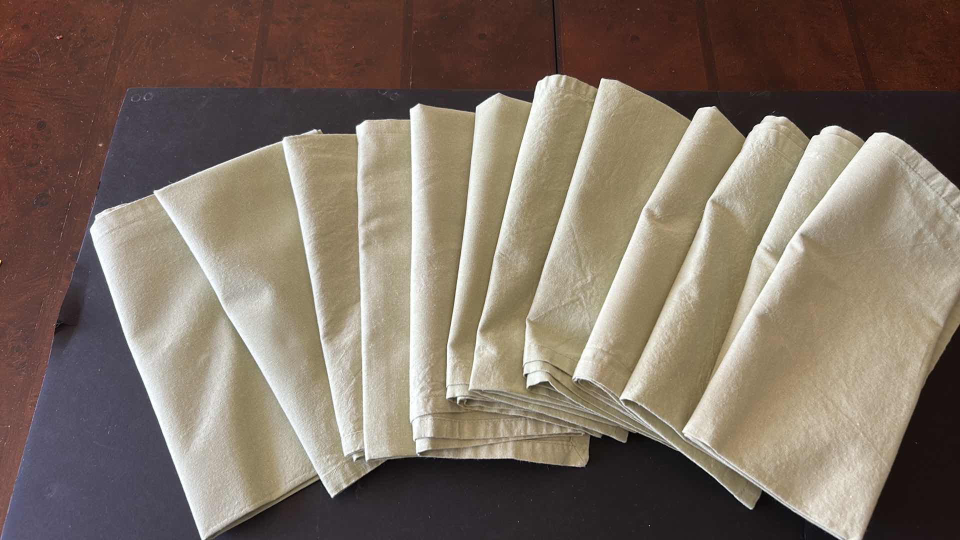 Photo 1 of RALPH LAUREN COUNTRY BUTTERFLY TABLE CLOTH & 20 NAPKINS
