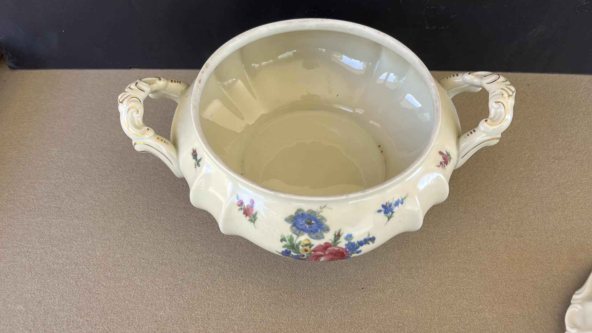 Photo 1 of VINTAGE HERTEL JACOB HAND-PAINTED SOUP TUREEN/VEGETABLE BOWL W LID 12” x 8”