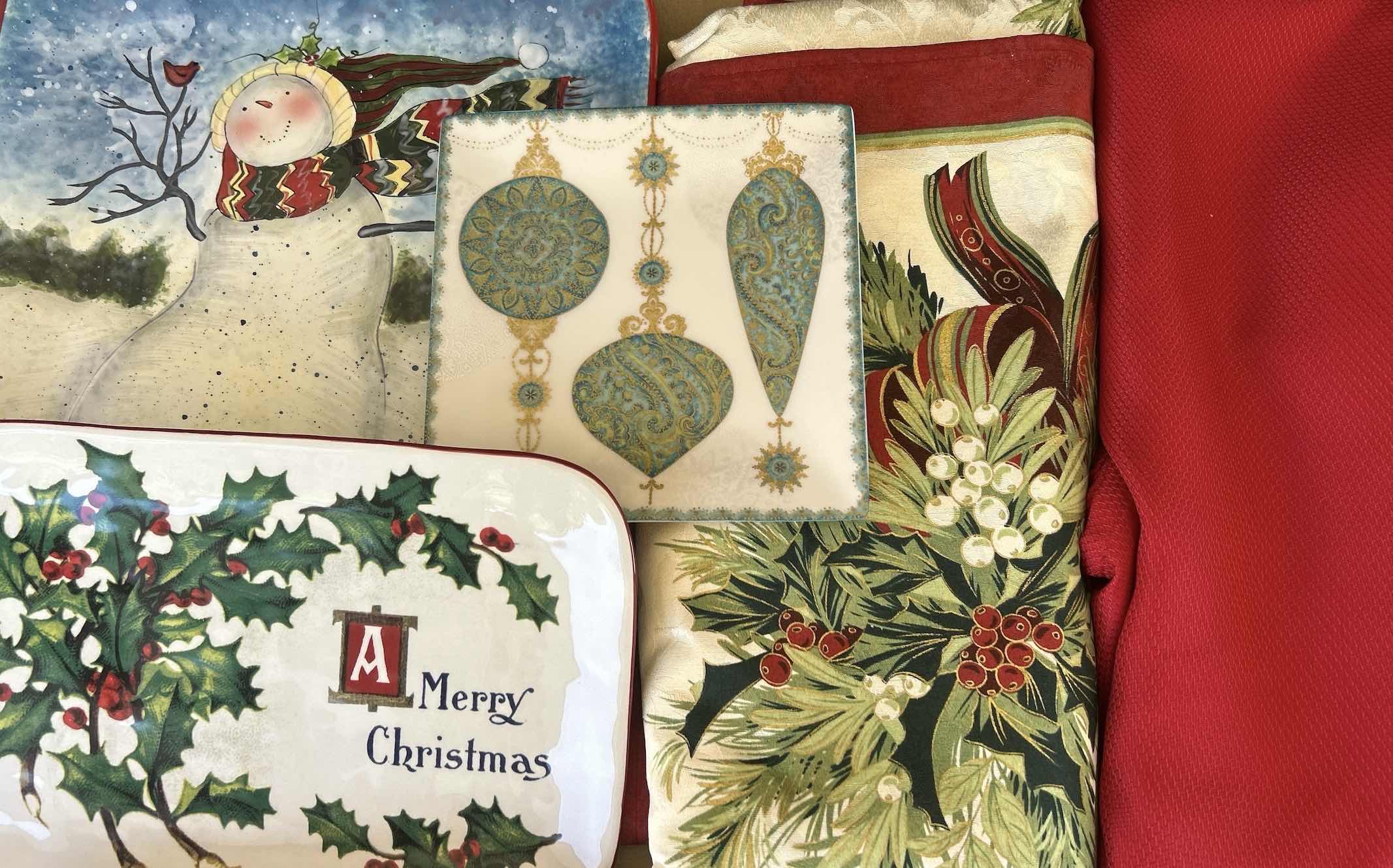 Photo 1 of WILLIAM SONOMA HOLIDAY PLATTER, CERTIFIED INTERNATIONAL HOLIDAY PLATTER, HOLIDAY TABLE CLOTHES