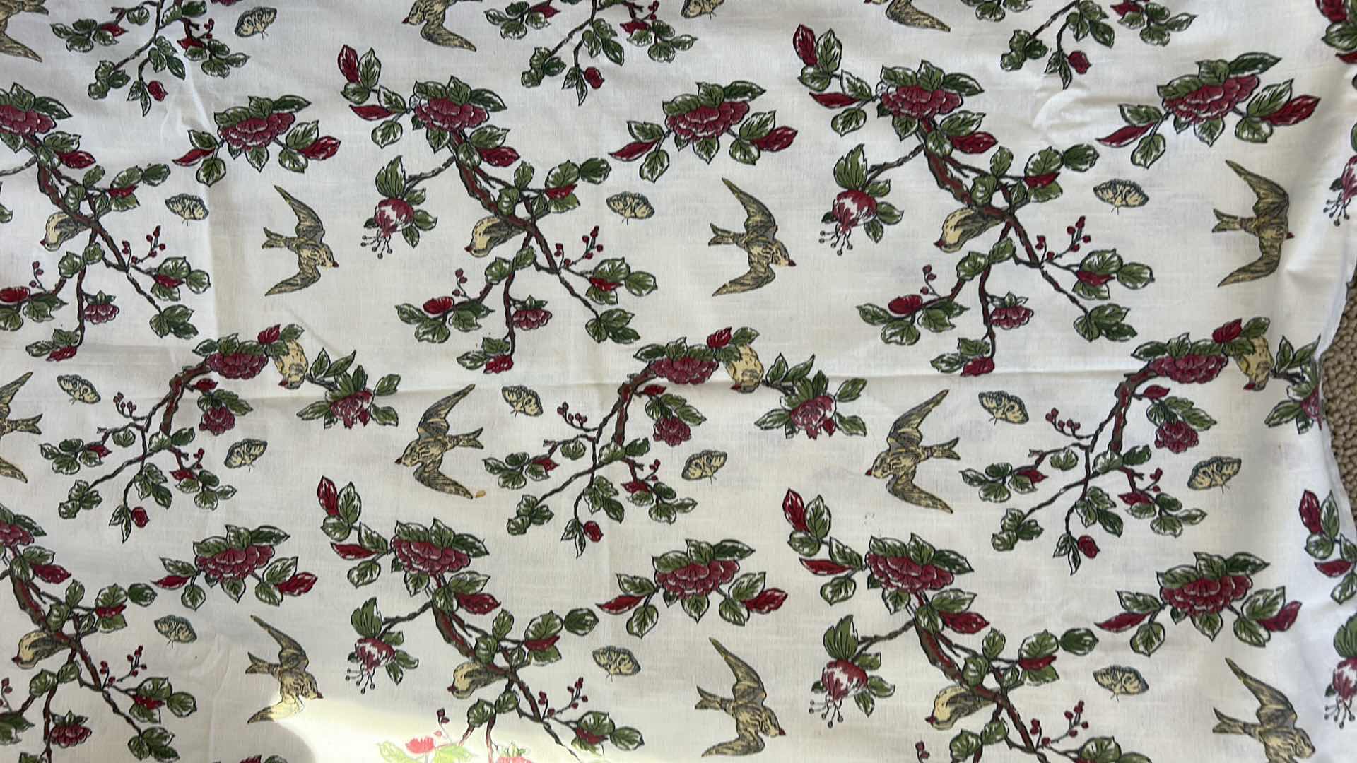 Photo 1 of HOME 100% COTTON RECTANGULAR TABLECLOTH 82” x 120” W 10 ARTISTIC 100% COTTON NAPKINS