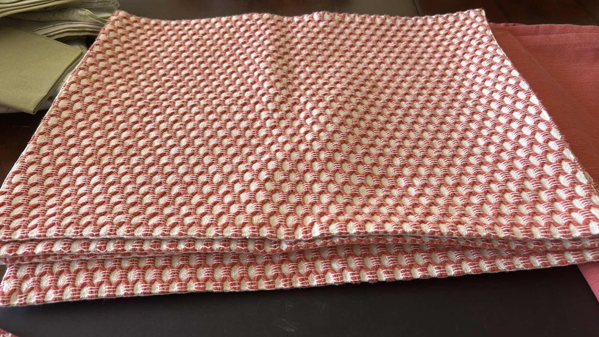Photo 1 of RED RECTANGLE TABLECLOTH AND  8 PLACEMATS