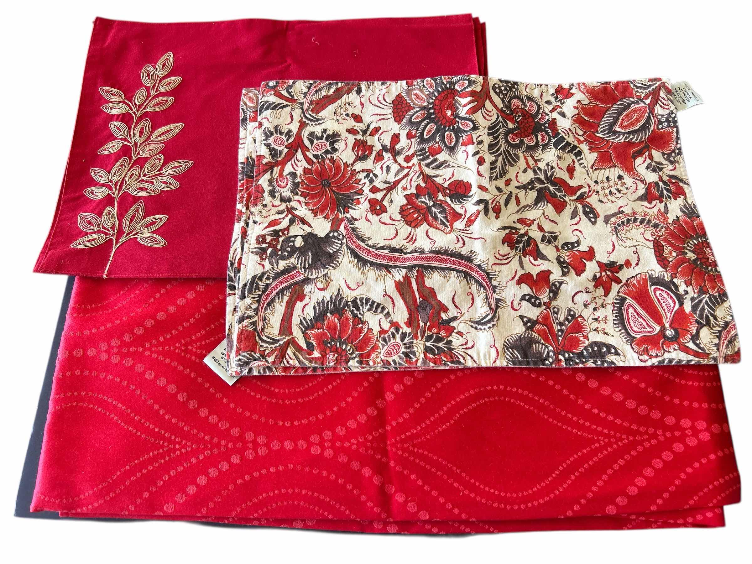 Photo 1 of RED RECTANGULAR TABLECLOTH & 6 PLACEMATS