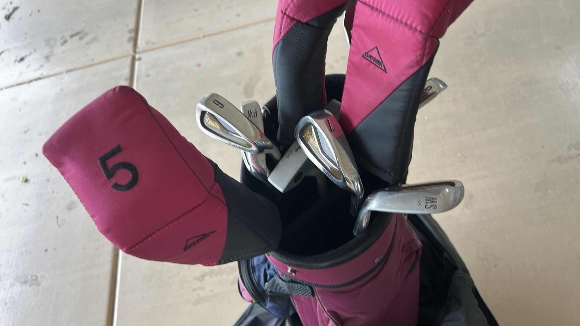 Photo 1 of KING COBRA WOMEN'S RIGHT-HANDED GOLF CLUBS W GOLF BAG-LIKE NEW CONDITION
