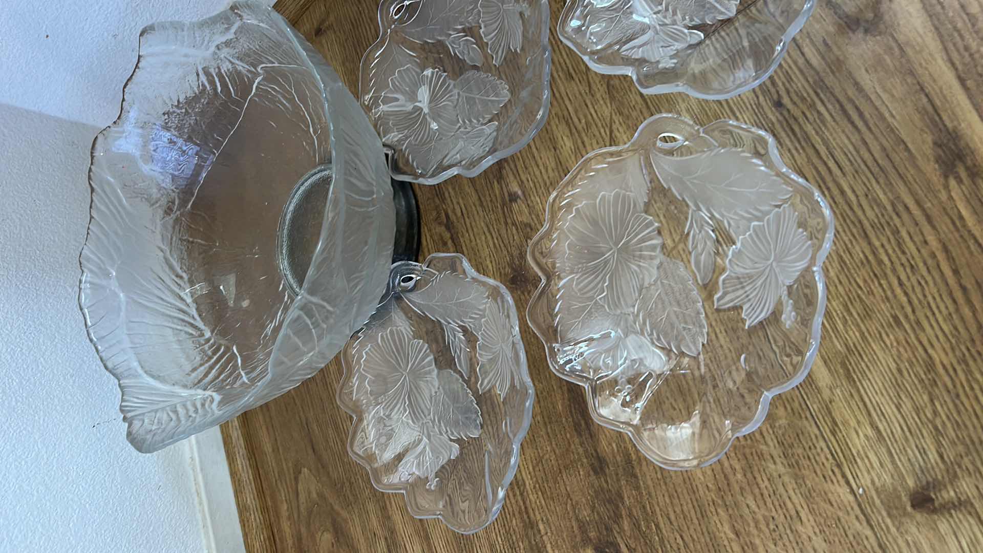 Photo 1 of LARGE SALAD BOWL AND 4 SALAD BOWLS
