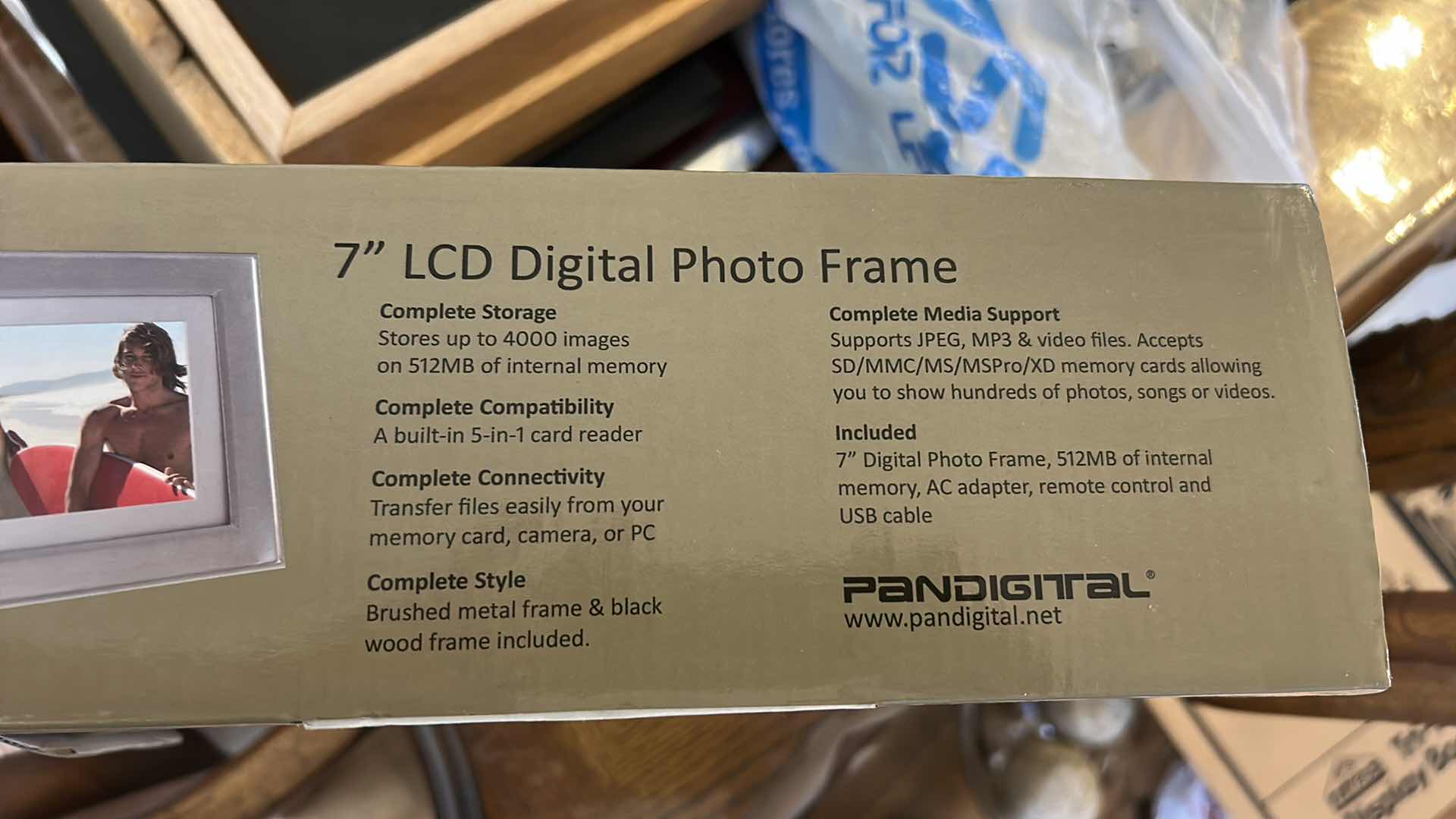 Photo 1 of PANDIGITAL 7” LCD DIGITAL PHOTO FRAME