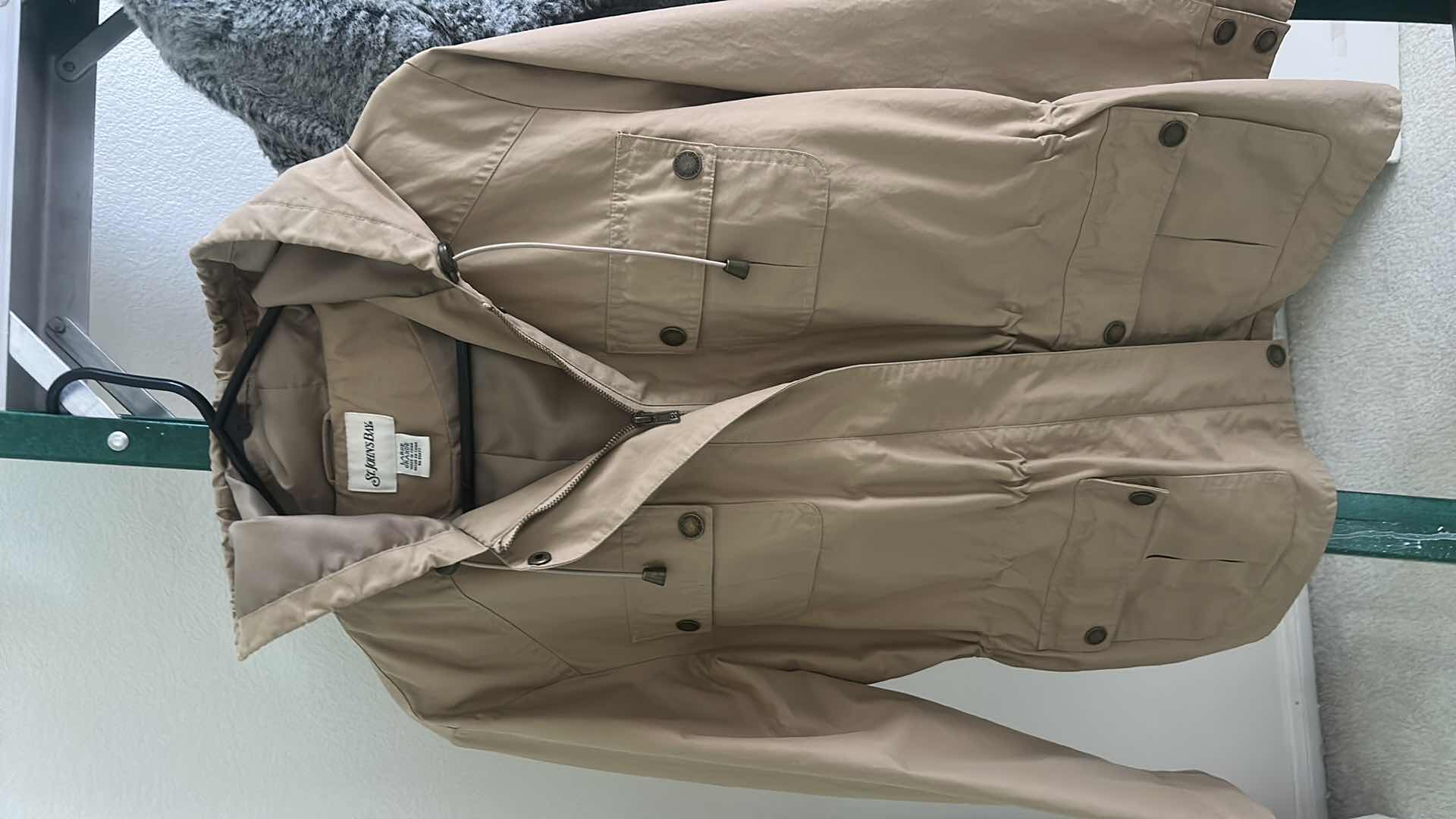 Photo 1 of 2 WOMENS JACKETS SIZE LARGE