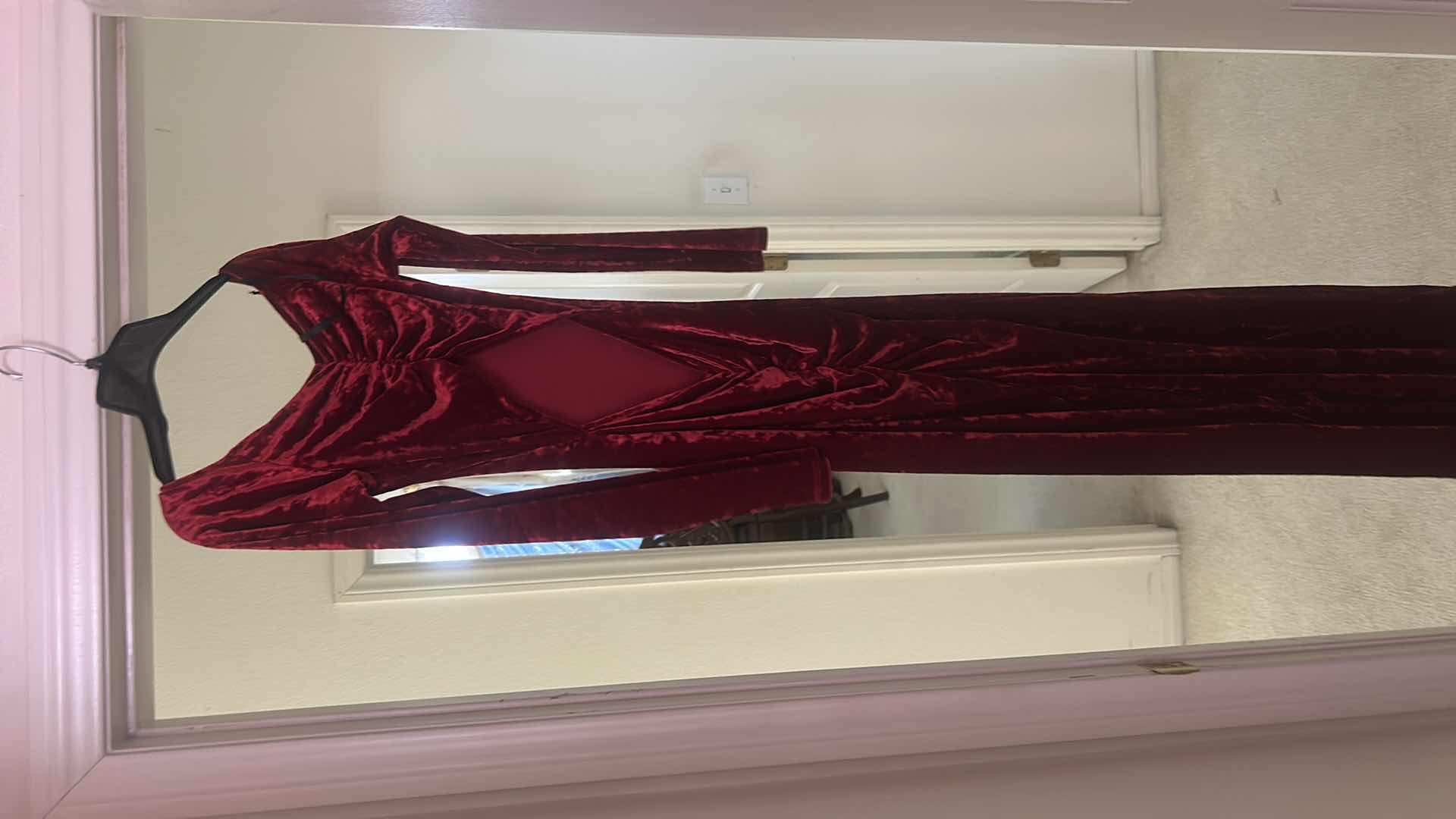 Photo 1 of MODA INTERNATIONAL BURGANDY CRUSHED VELVET LONG FLOOR LENGTH FORMAL DRESS SIZE SMALL