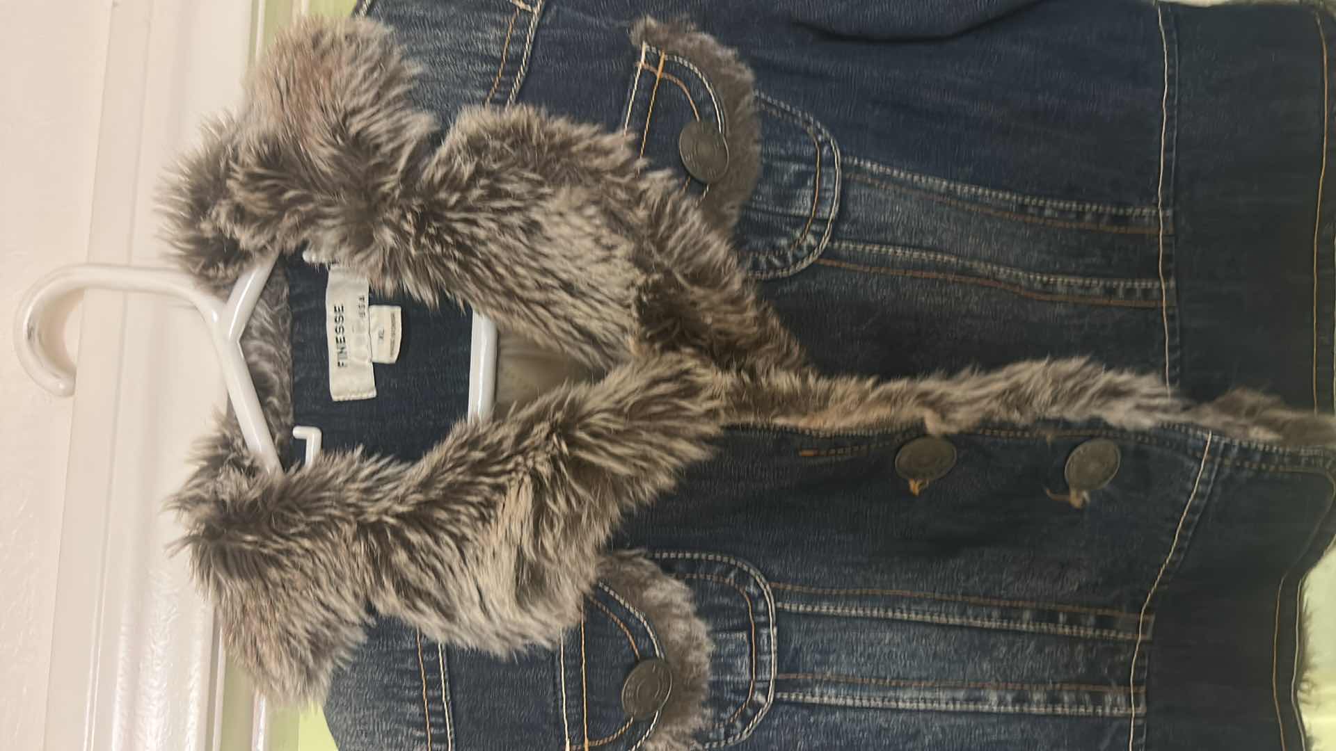 Photo 1 of WOMENSWEAR- DENIM JACKET WITH FAUX FUR SIZED XL, LOOKS LIKE POSSIBLY A JUNIORS XL