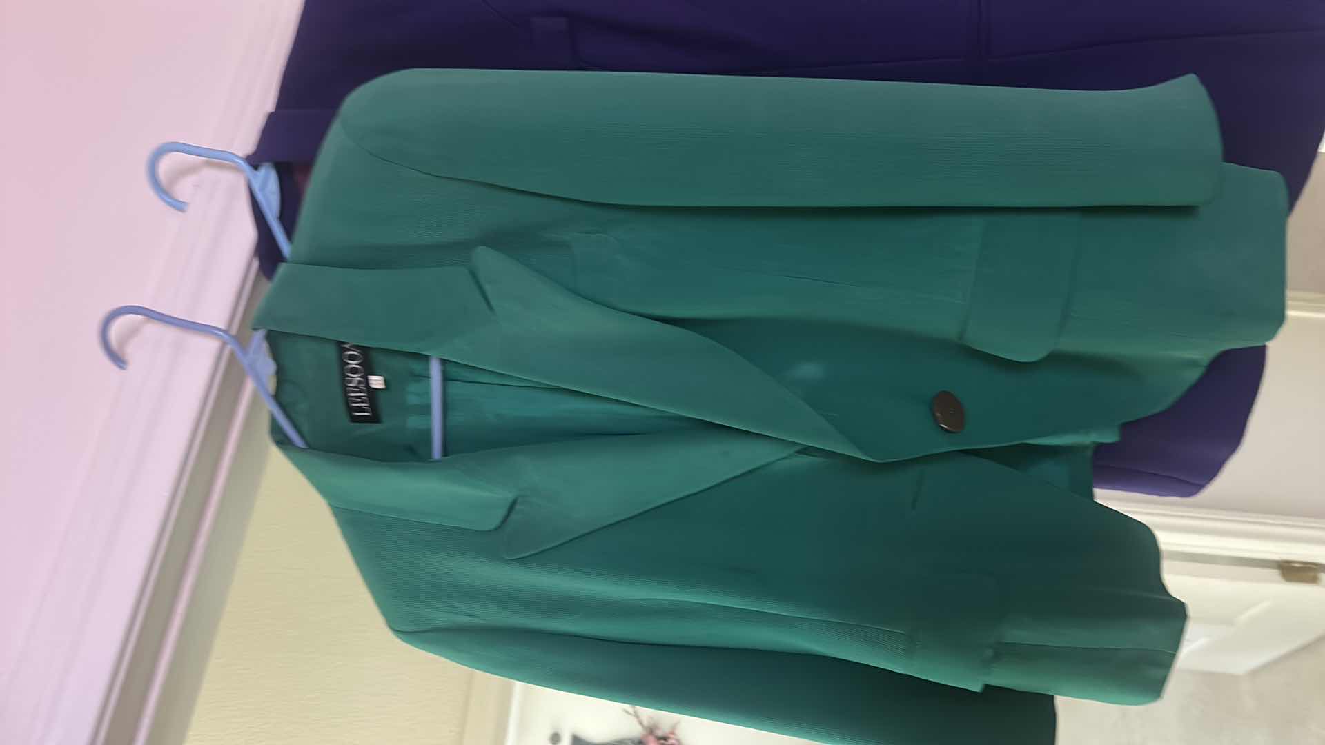 Photo 1 of WOMENSWEAR- 3 WOMENS BUSINESS JACKETS SIZE 8