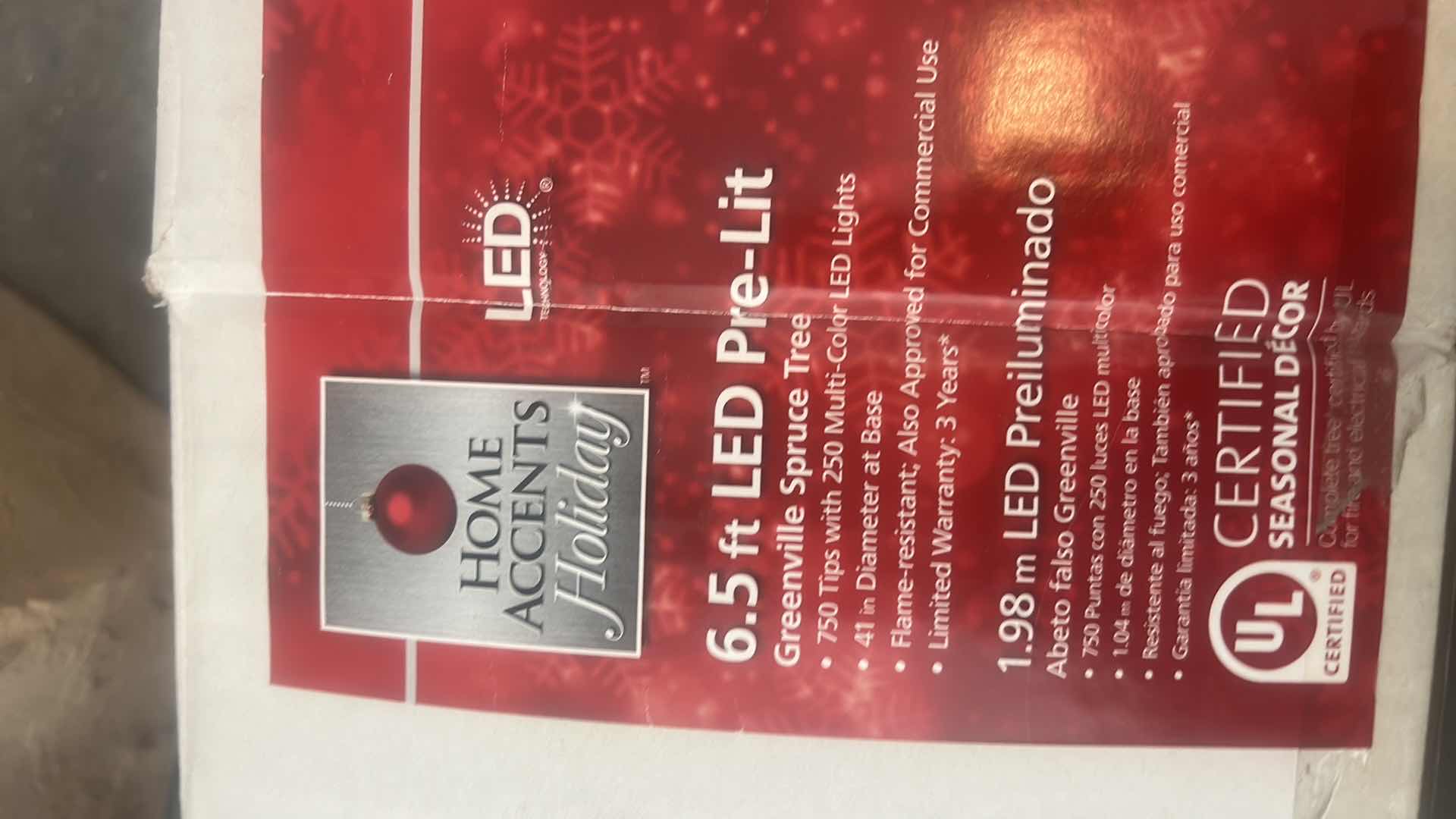 Photo 1 of 6.5’ GREENVILLE SPRUCE MULTI LED