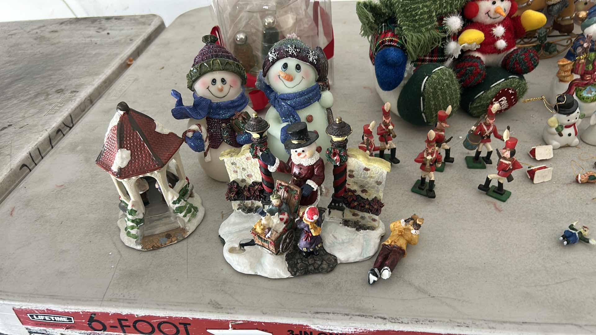 Photo 1 of CHRISTMAS DECOR