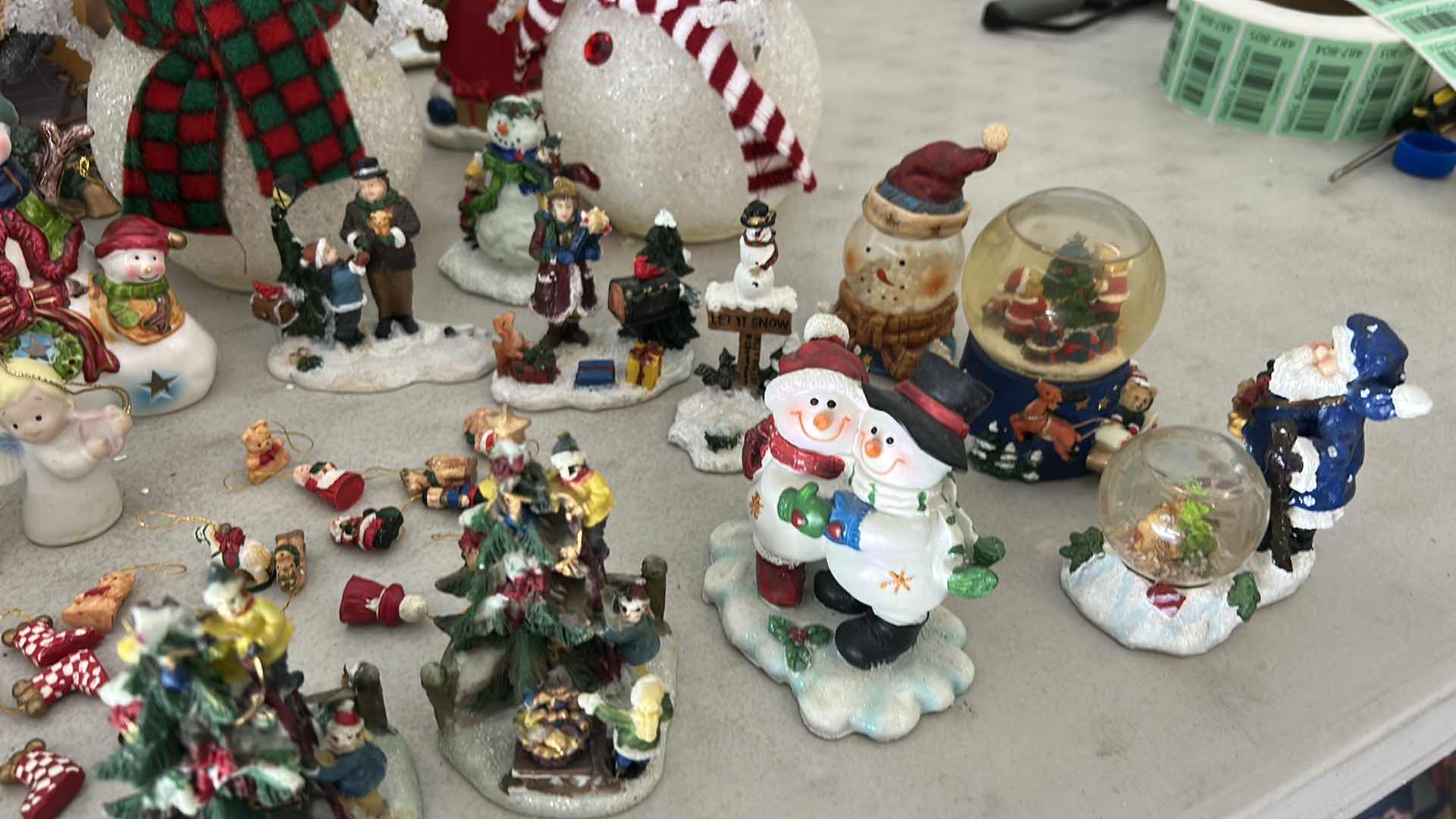 Photo 1 of CHRISTMAS DECOR