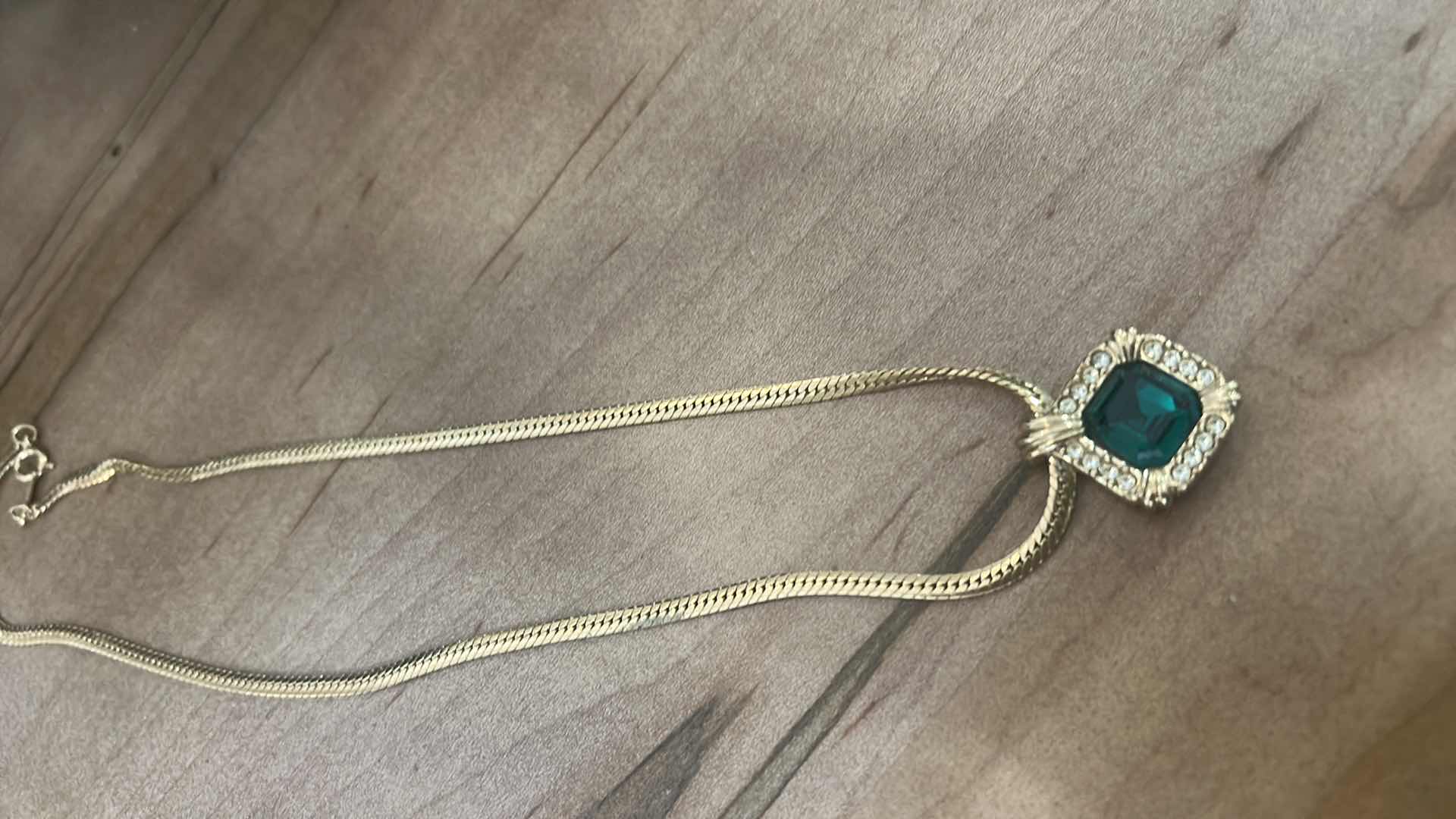 Photo 1 of 4 - WOMENS COSTUME JEWELRY