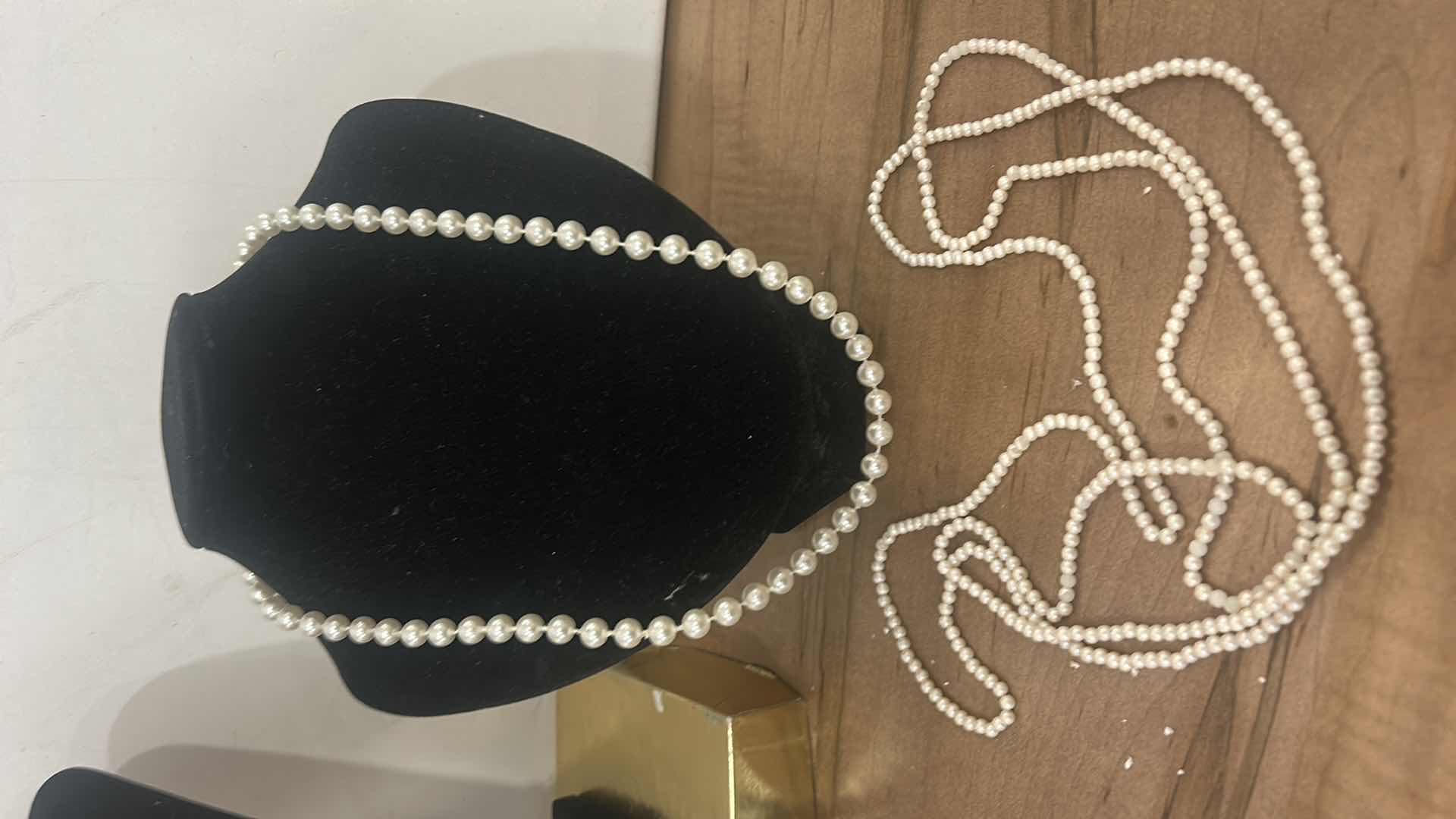 Photo 1 of 4 - WOMENS COSTUME JEWELRY