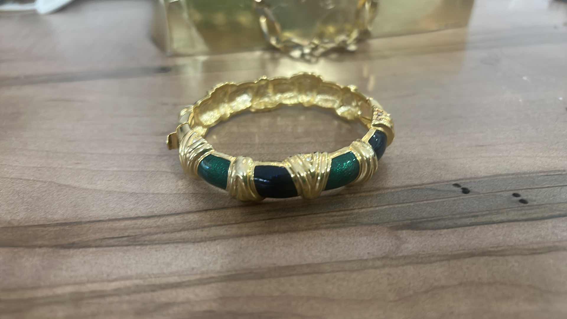Photo 1 of 4 - WOMENS COSTUME JEWELRY