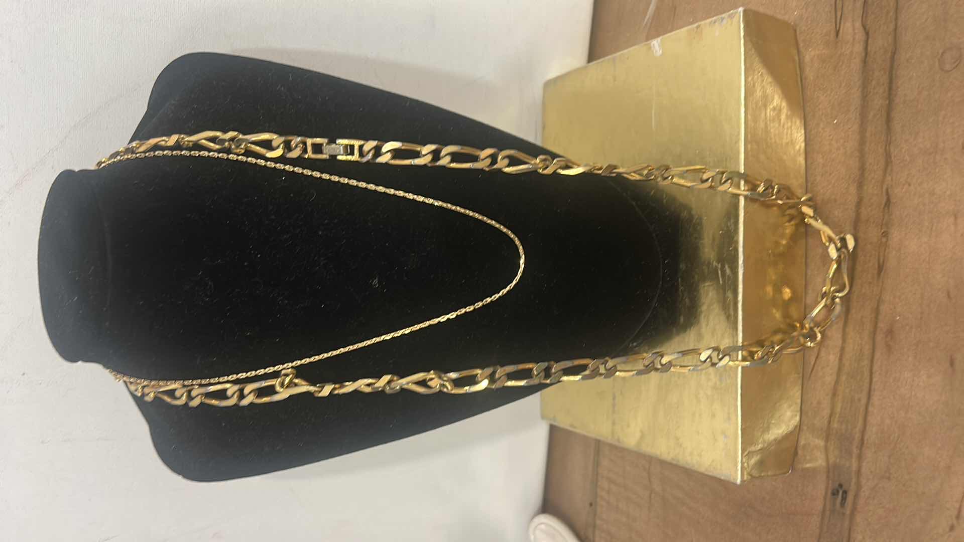 Photo 1 of 4 - WOMENS COSTUME JEWELRY