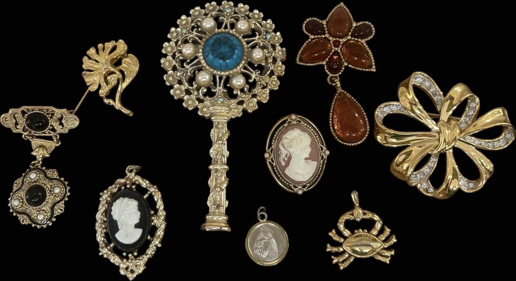 Photo 1 of 6 WOMENS BROOCHES, 2 PENDANTS AND SMALL HAND MIRROR