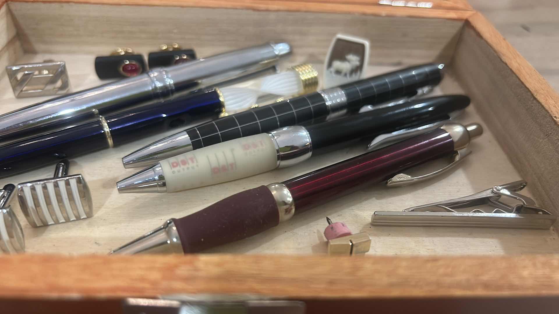 Photo 1 of PENS AND CUFFLINKS