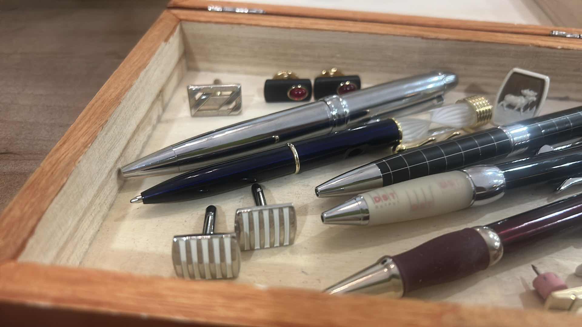 Photo 1 of PENS AND CUFFLINKS