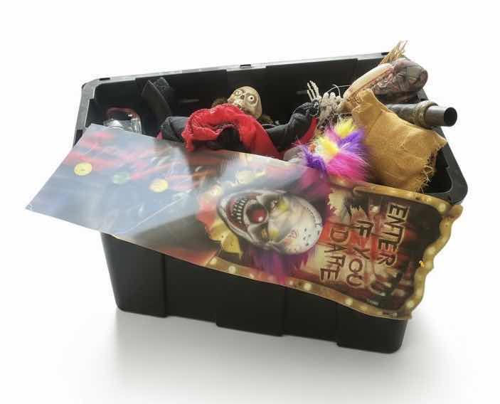 Photo 1 of TOTE- SCARY HALLOWEEN DECORATIONS