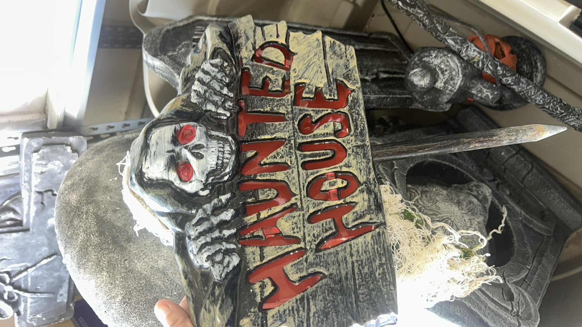 Photo 1 of TOTE- SCARY HALLOWEEN DECORATIONS