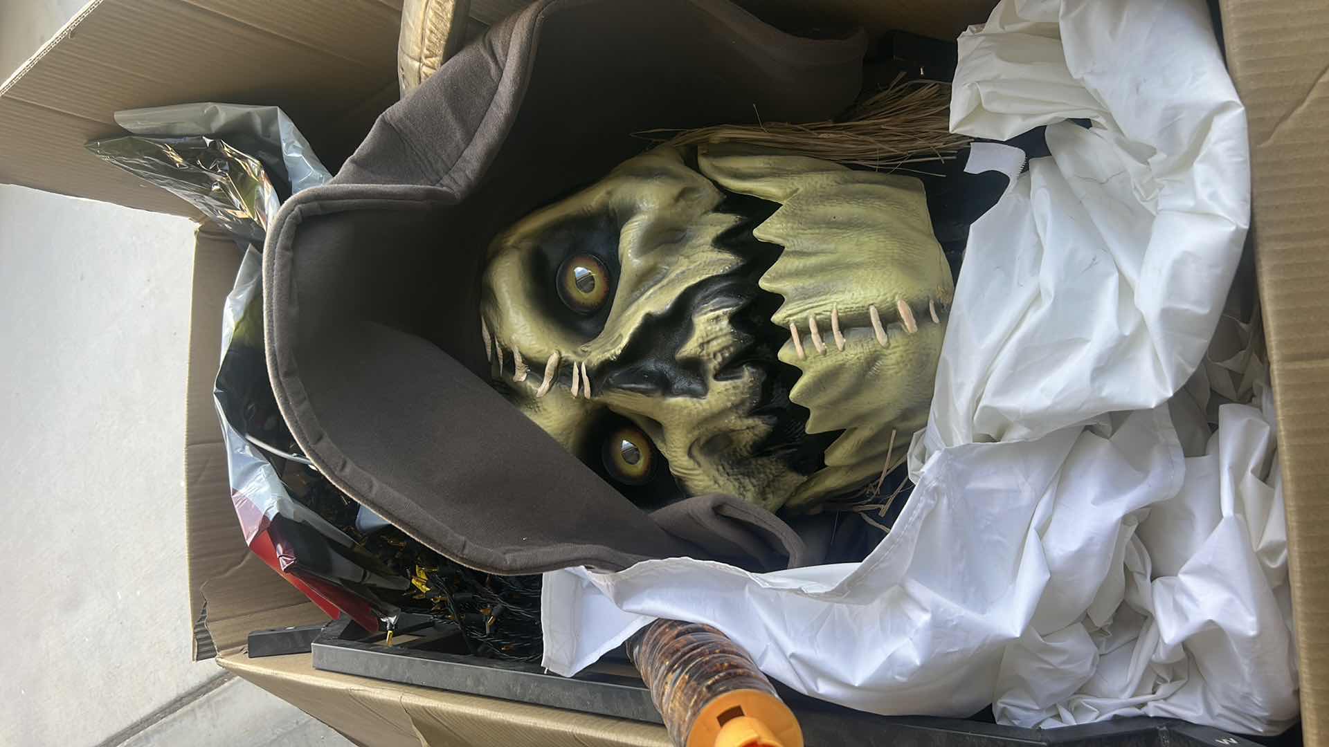 Photo 1 of HALLOWEEN DECORATIONS 12 FOOT ANIMATED SCARECROW