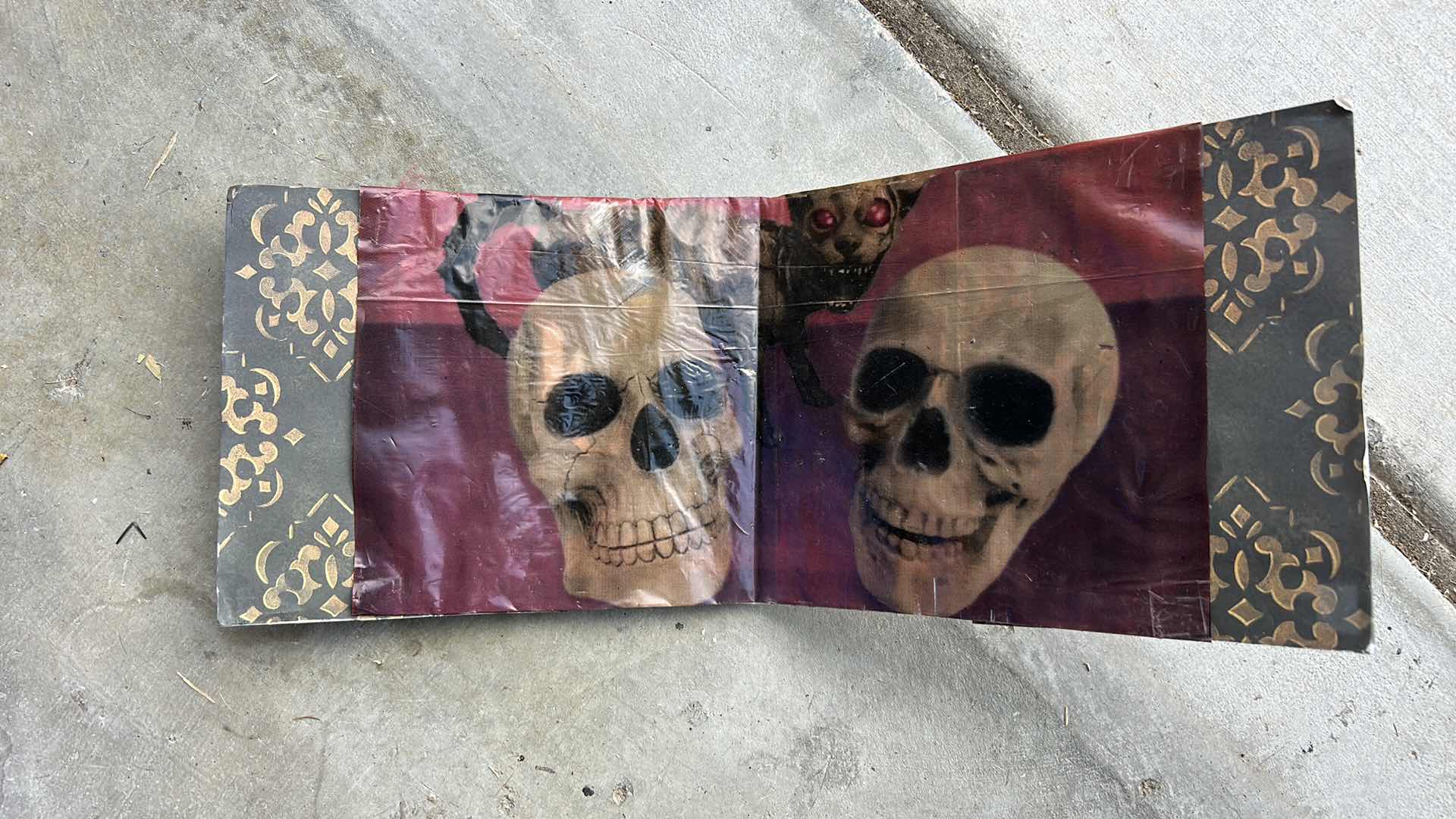 Photo 1 of TOTE FULL OF HALLOWEEN DECOR