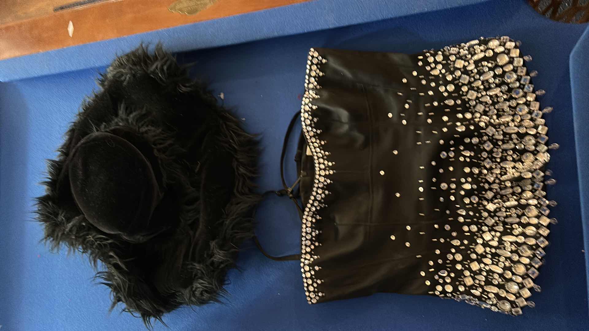 Photo 1 of WOMENS FASHION - SPARKLY TOP AND FEATHER HAT - DRESS UP / HALLOWEEN