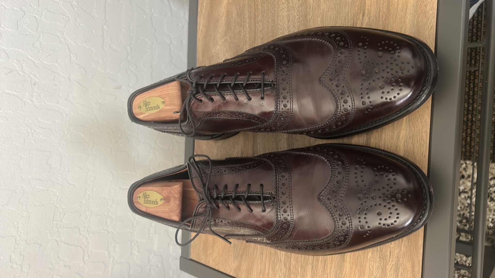 Photo 1 of MENS ALLEN EDMONDS MCALLISTER
 MERLOT LEATHER SHOES SIZE 11 D 