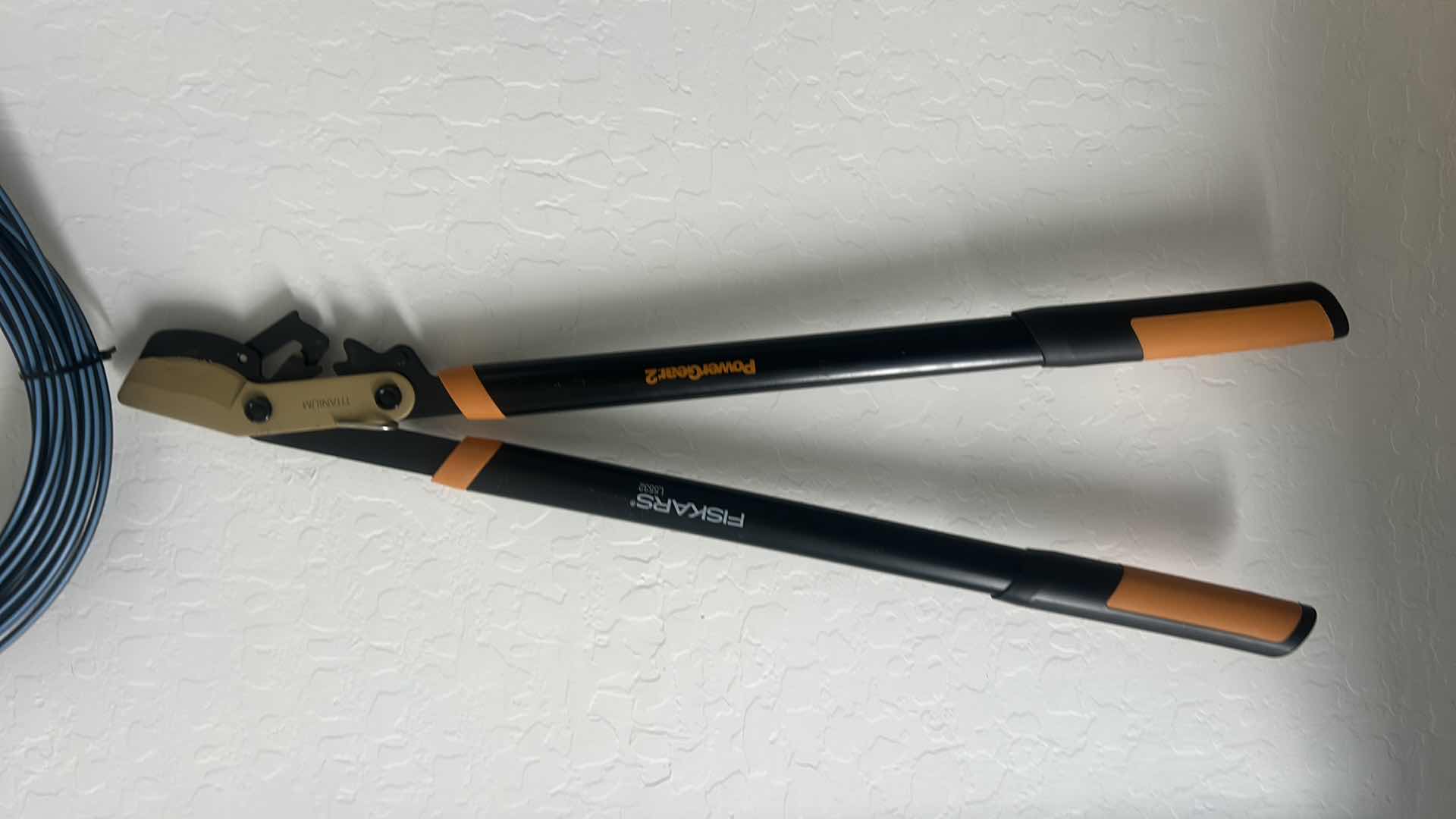 Photo 1 of FISKARS  LOPPER
