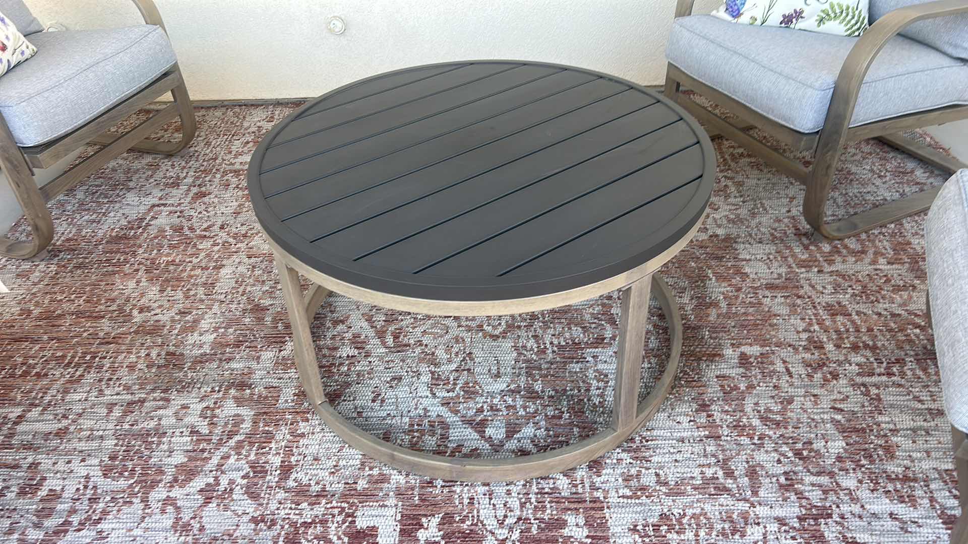 Photo 1 of HAMPTON BAY COCKTAIL TABLE 36“ x H20“