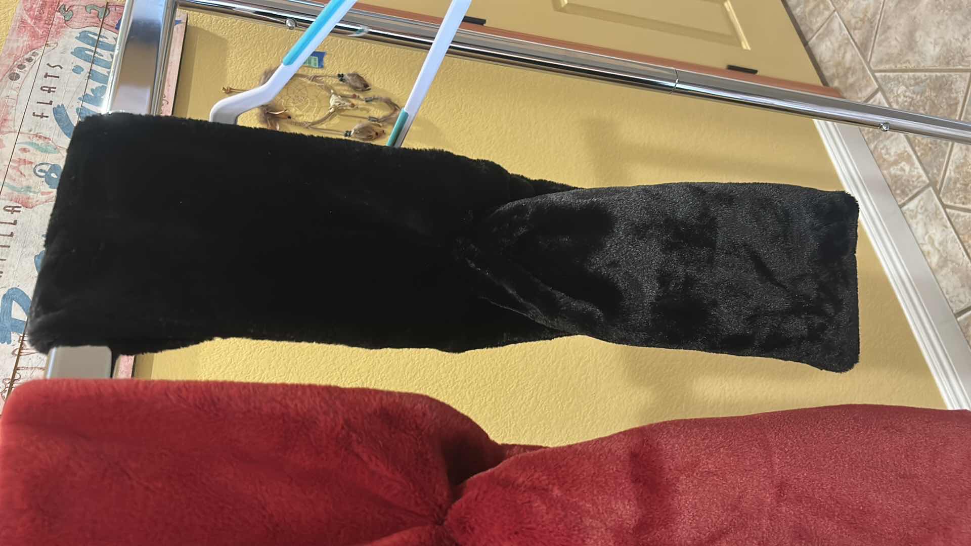 Photo 1 of 2 WOMENS BUMBLEBELLA SOFT OUTERWEAR ( ONE SIZE) 2 FAUX FUR SCARFS /WRAPS