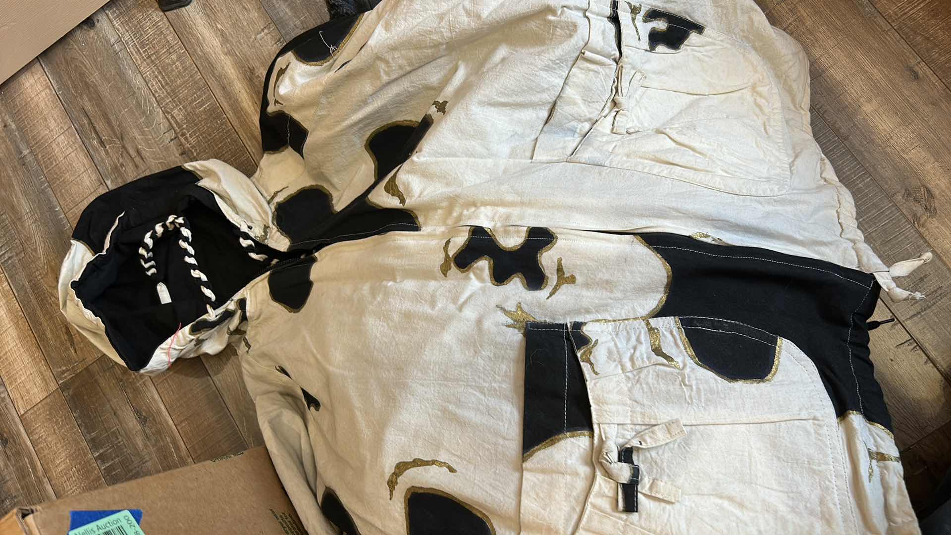 Photo 1 of BOX OF WOMENS JACKETS, SWEATSHIRTS AND VESTS SOME NEW WITH TAGS (ASSORTED SIZES)