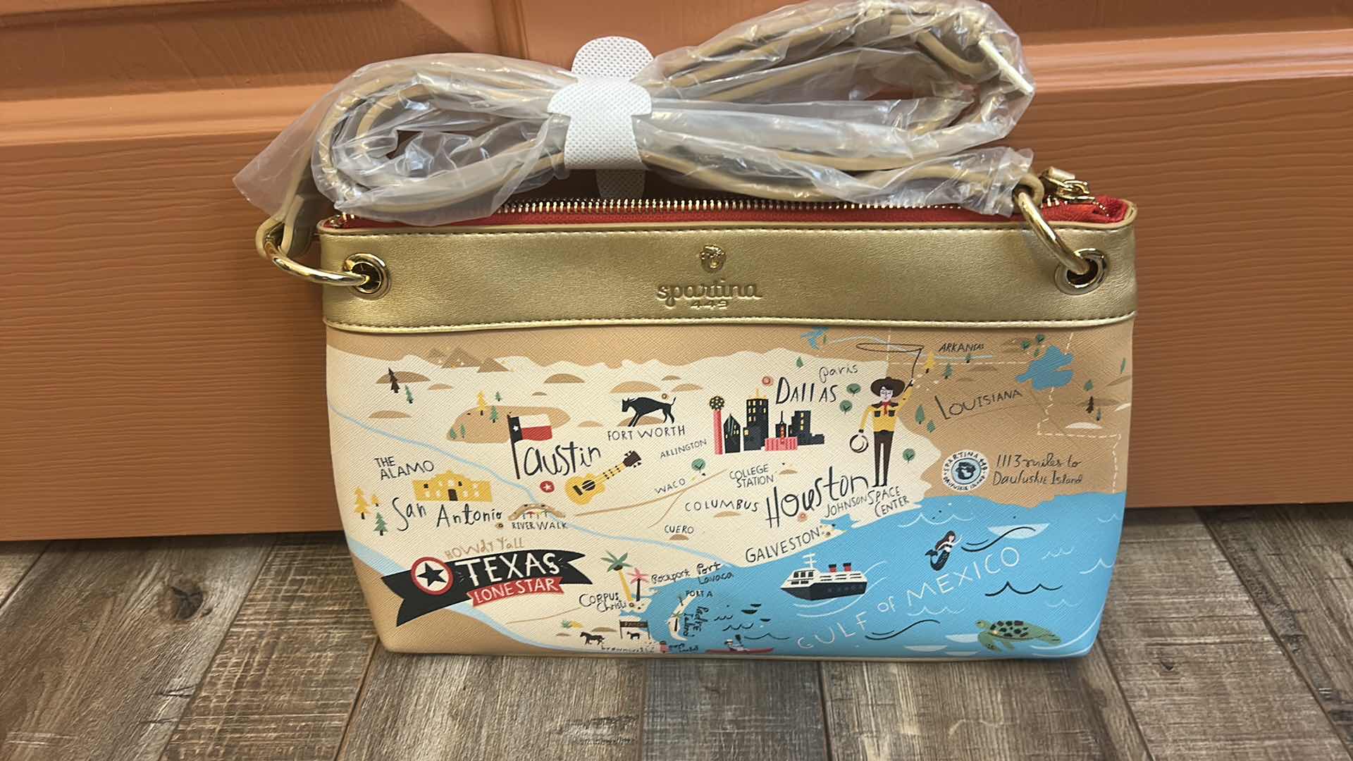 Photo 1 of 1 NEW WOMENS SPARTINA 449 TEXAS HANDAG, NEW DONKEY WALLET AND 6 MONKEYS