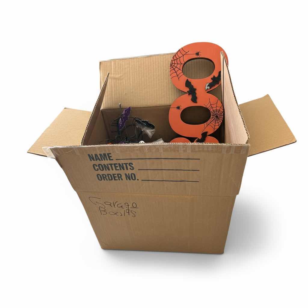 Photo 1 of BOX - HALLOWEEN DECOR