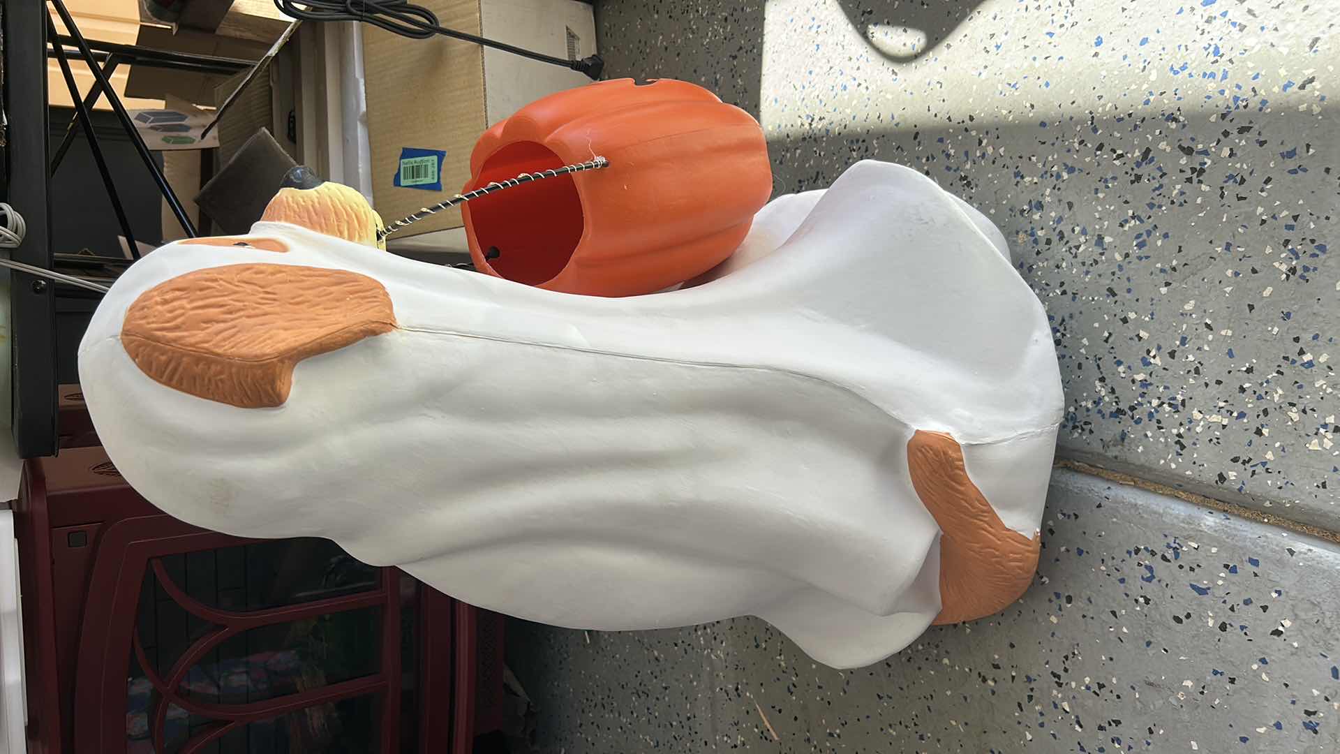 Photo 1 of HALLOWEEN DECORATION - DOG GHOST H30”