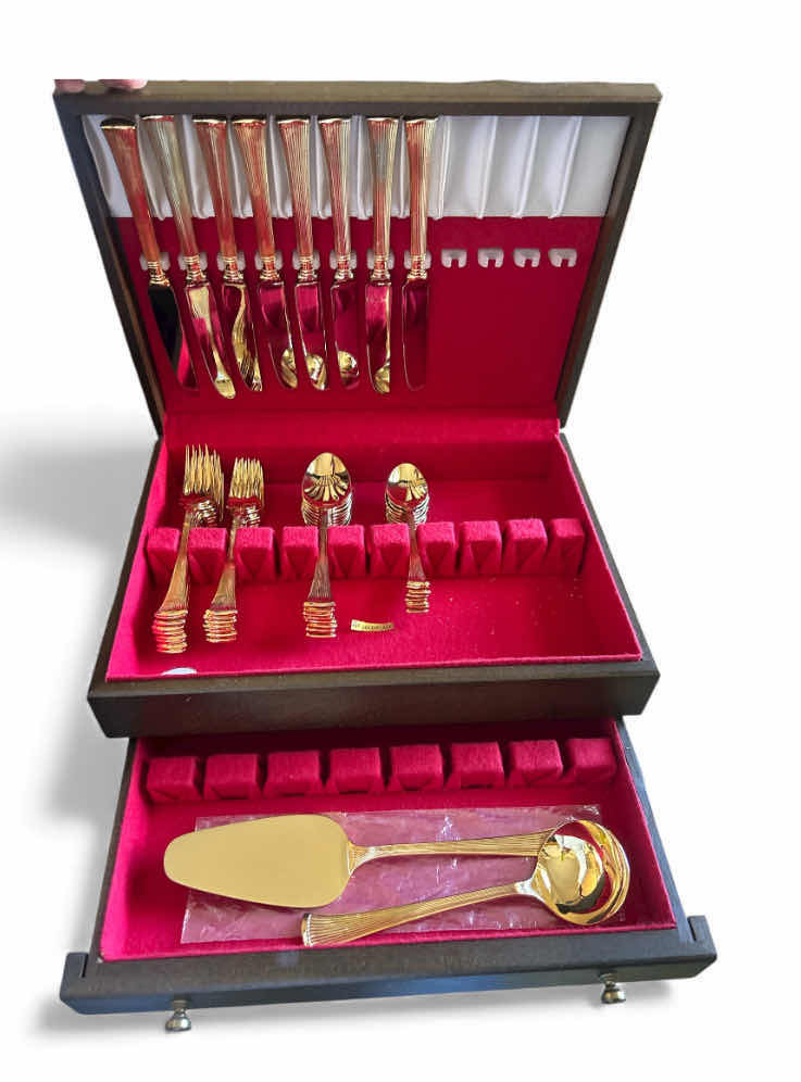Photo 1 of 44PC GEORGIAN HOUSE “CHRISTY” 24K GOLD PLATED SERVING WARE IN WOOD BOX