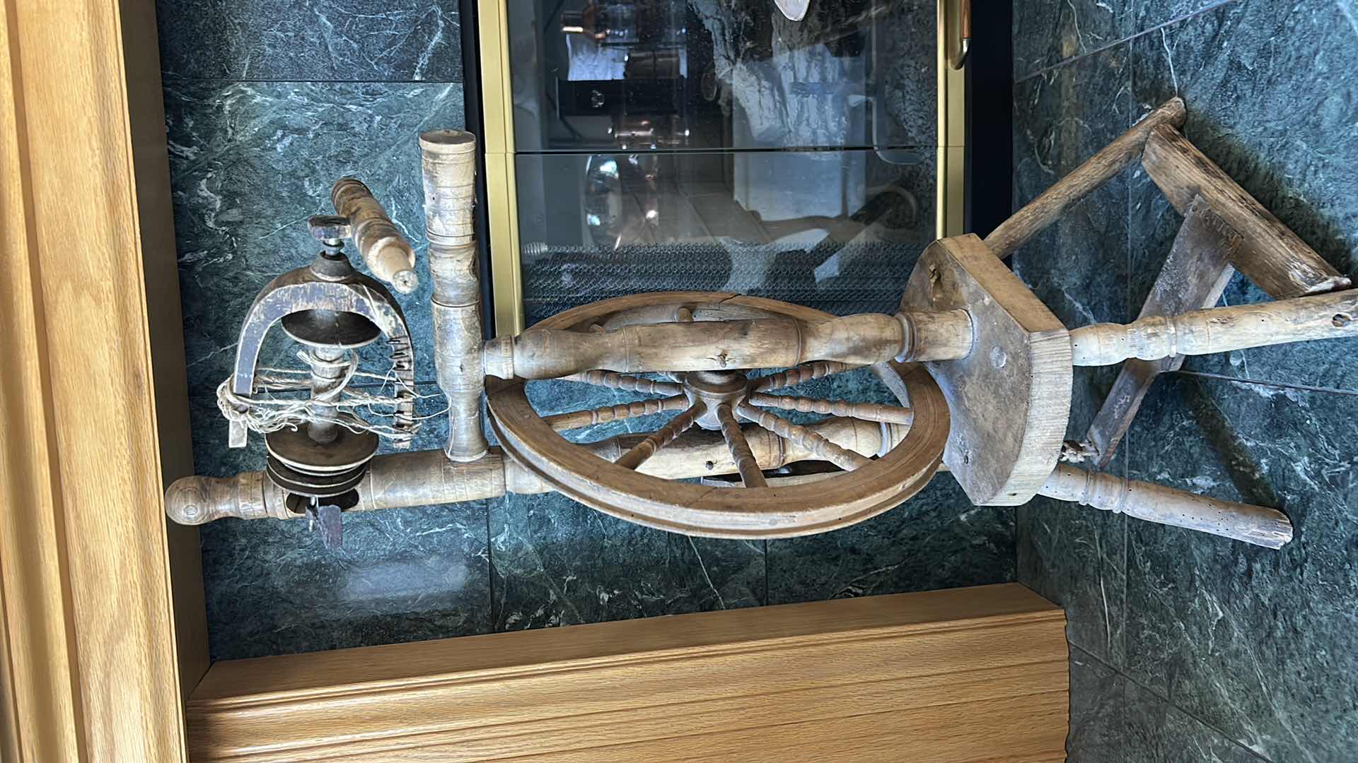 Photo 1 of ANTIQUE SPINNING WHEEL H33.5”