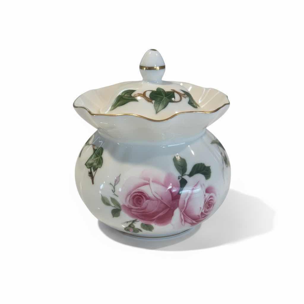 Photo 1 of STAFFIRDSHIRE DAVID MICHAEL CHINA  H3.5”